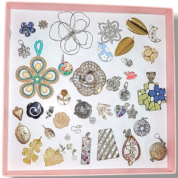 Jewelry - Lot 43 Flower Leaf Tree Charms Pendants Floral Nature Jewelry Craft Supplies